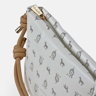 Bolso "EL CABALLO" asa corta estampado caballitos color ivory camel - Imagen 2